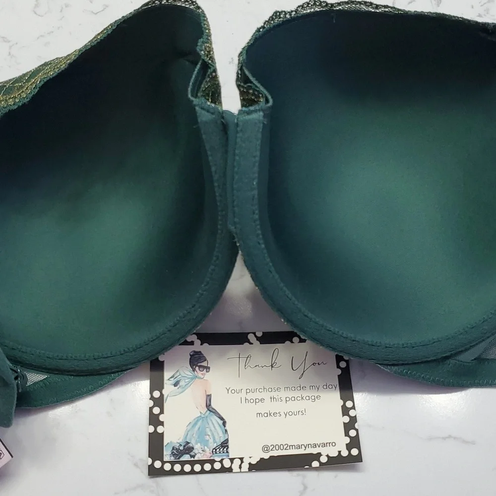 Victoria's Secret 36DDD Demi Bra, Emerald Green w/ Golden stitching 😍
